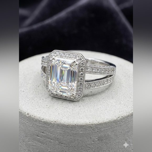✨ NEW 3.0ct Emerald Cut Moissanite Statement Ring ✨